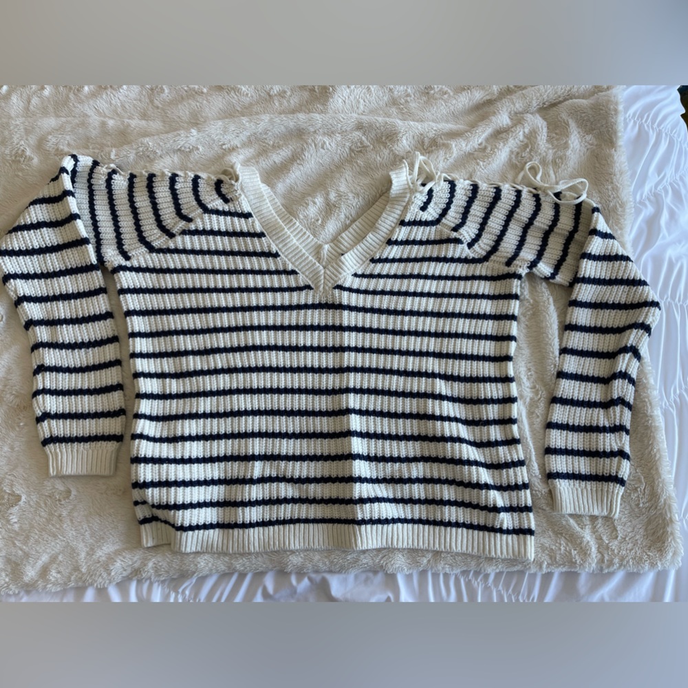 LA Hearts sweater